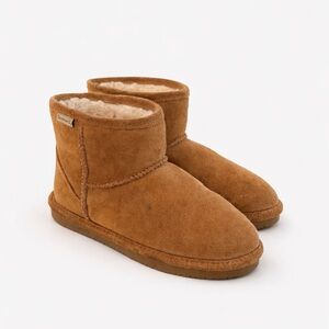 Bearpaw Kids short boots size 4